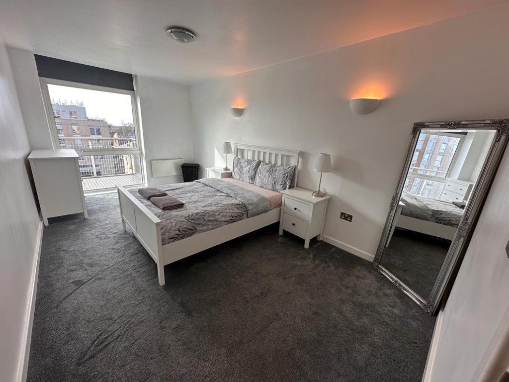 Recently Refurbished Apt Central Mk Free Parking Milton Keynes Exterior photo