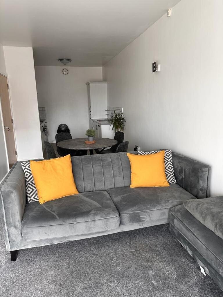 Recently Refurbished Apt Central Mk Free Parking Milton Keynes Exterior photo